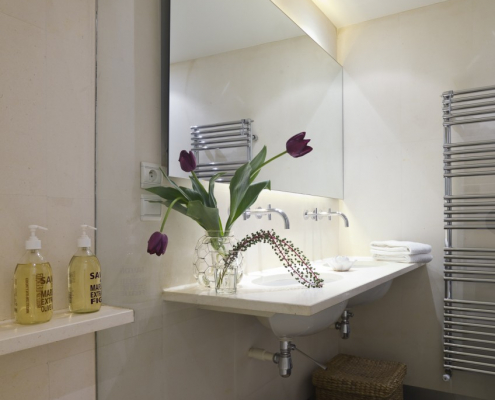 LoftFactory-Luxury-Rental-Parisian-Loft-Guest-Bathroom